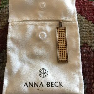 Anna Beck pendant